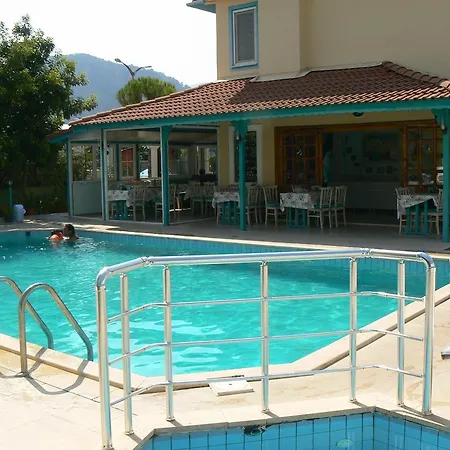 Mico Hotel 3*